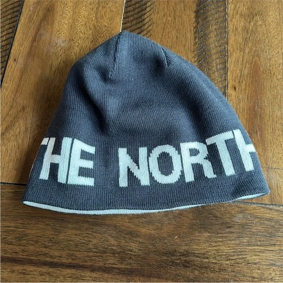 The North Face Reversible Beenie - Picture 2 of 3